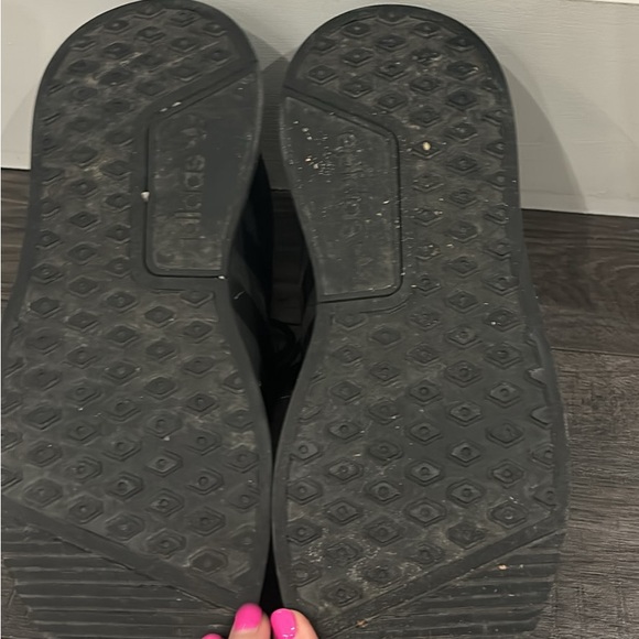 Adidas Women Sneakers - Picture 2 of 6